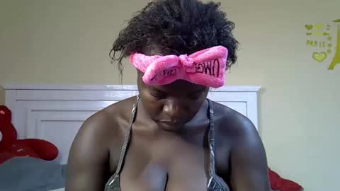 misscandy352_ online show from April 3, 12:36 pm