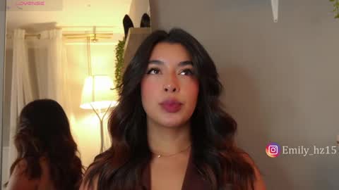 Snapshot of missemily_11 chatting on June 4, 10:10 am Yuliana online show from June 4, 10:10 am