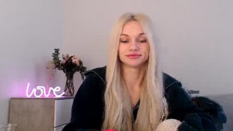 Snapshot of missemma1111 chatting on March 12, 5:46 am EMMA online show from March 12, 5:46 am