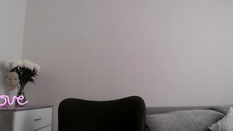 Snapshot of missemma1111 chatting on September 19, 2:40 pm EMMA online show from September 19, 2:40 pm