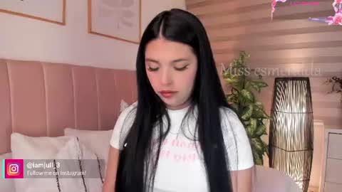 Snapshot of missesmeralda chatting on July 9, 11:09 pm Julieta Arboleda but i like call me esme online show from July 9, 11:09 pm
