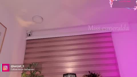 Snapshot of missesmeralda chatting on July 10, 11:07 pm Julieta Arboleda but i like call me esme online show from July 10, 11:07 pm