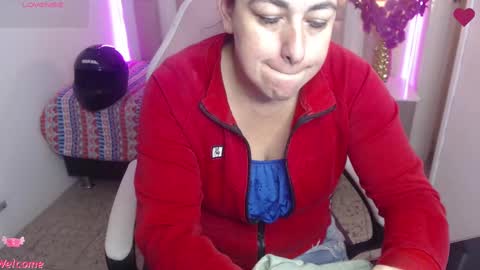 Snapshot of missgomezz_ chatting on December 13, 10:51 am Maria Gomezz online show from December 13, 10:51 am