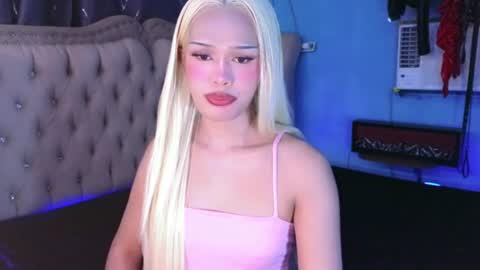 im your queen steffie online show from July 14, 12:00 pm