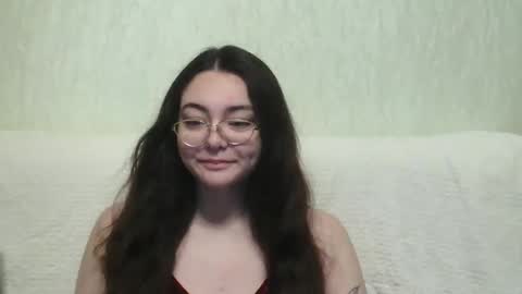 Snapshot of missis_mona chatting on December 17, 6:13 am missis mona online show from December 17, 6:13 am