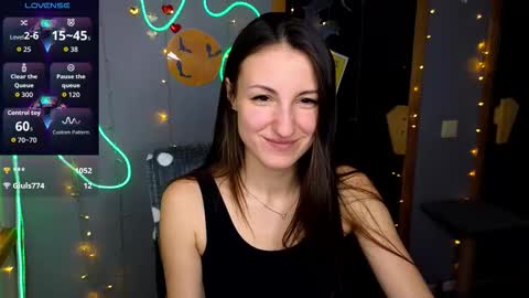 Snapshot of missis_sofiia chatting on October 22, 1:22 pm Sofia online show from October 22, 1:22 pm