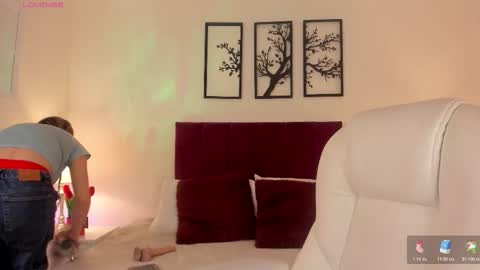 Bella Castillo online show from November 28, 1:25 pm