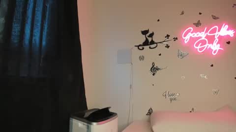 Snapshot of misskarinahilton chatting on September 20, 6:20 pm MissKarinaHilton online show from September 20, 6:20 pm