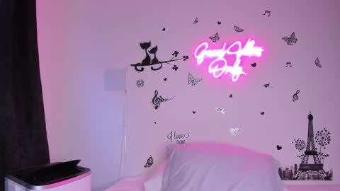 Snapshot of misskarinahilton chatting on September 28, 3:17 pm MissKarinaHilton online show from September 28, 3:17 pm