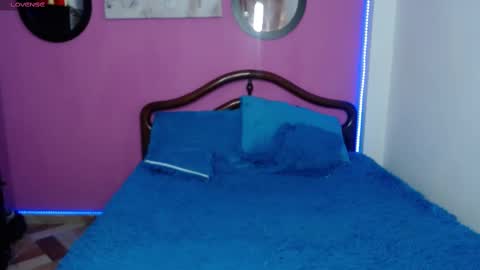 kassandra lazcano online show from January 27, 12:12 am