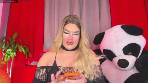 kassandra lazcano online show from May 10, 1:00 am