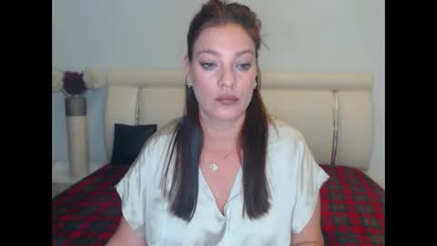 Khloe online show from September 28, 5:51 pm