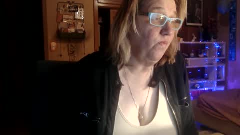 Snapshot of misskittyfox chatting on January 13, 1:56 am MissKittyFox online show from January 13, 1:56 am