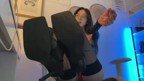 misslalii online show from March 6, 7:54 pm