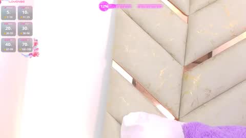 lyly  independient model online show from October 9, 2:26 pm