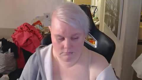 misslj90 online show from April 16, 7:25 pm