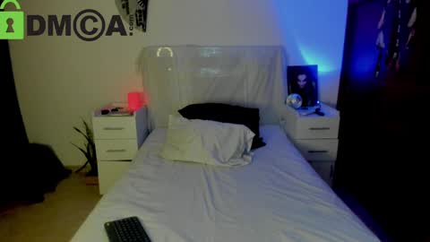 Lucye Robbie online show from February 12, 2:35 am