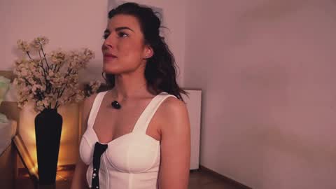 Lullu online show from November 13, 3:00 pm