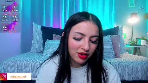 i am lyn online show from March 8, 3:21 am