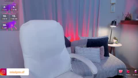 i am lyn online show from March 11, 7:36 am