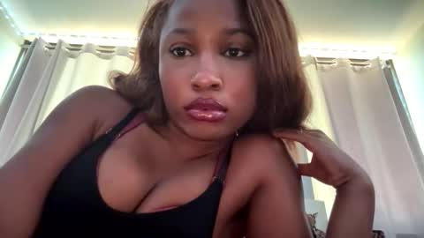 Snapshot of missmarimac chatting on March 9, 3:38 pm missmarimac online show from March 9, 3:38 pm