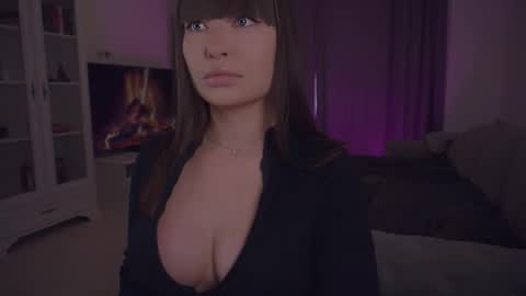 LUXXANDRA online show from February 10, 6:17 am