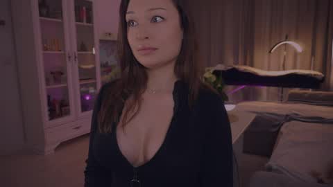 Snapshot of missmerciless chatting on May 25, 4:51 am LUXXANDRA online show from May 25, 4:51 am