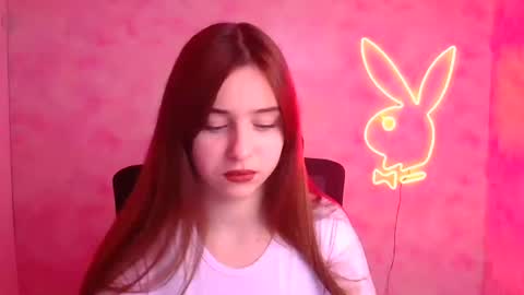 Mia online show from November 14, 6:39 pm