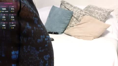 Snapshot of missmiamor chatting on January 25, 9:57 pm Mia online show from January 25, 9:57 pm