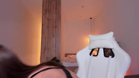 Snapshot of missmollymoore chatting on March 2, 5:08 am Miss Molly - online show from March 2, 5:08 am