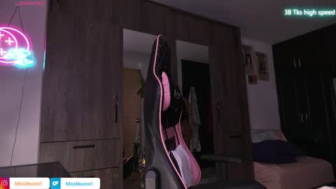 MissMoon online show from April 15, 6:37 pm