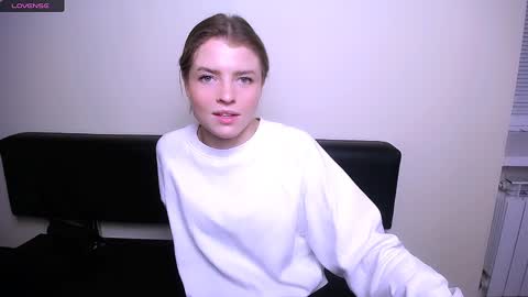 Snapshot of missoliviaa_ chatting on December 14, 10:13 am Olivia online show from December 14, 10:13 am