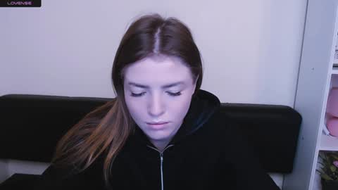 Snapshot of missoliviaa_ chatting on January 8, 7:24 am Olivia online show from January 8, 7:24 am