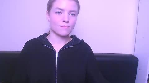 Snapshot of missoliviaa_ chatting on February 3, 10:58 am Olivia online show from February 3, 10:58 am