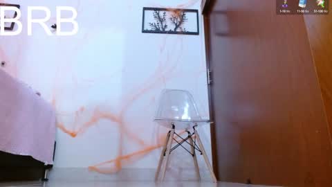 Snapshot of misspandora_ chatting on February 6, 10:53 pm Tell me Pandora online show from February 6, 10:53 pm