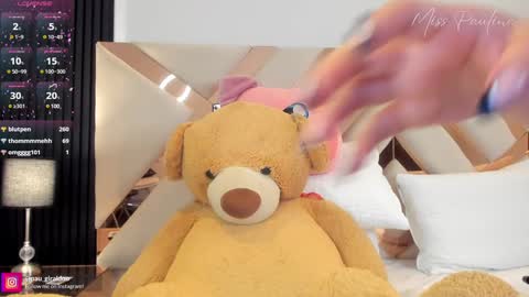 Pau Giraldo online show from February 1, 5:39 am