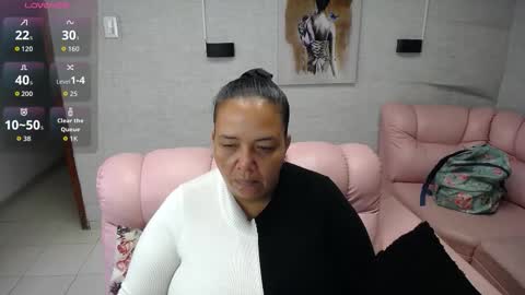 Snapshot of misspenelopenipples chatting on October 18, 11:55 am Penelope online show from October 18, 11:55 am