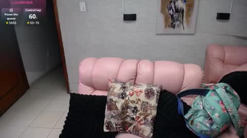 Snapshot of misspenelopenipples chatting on October 23, 11:53 am Penelope online show from October 23, 11:53 am