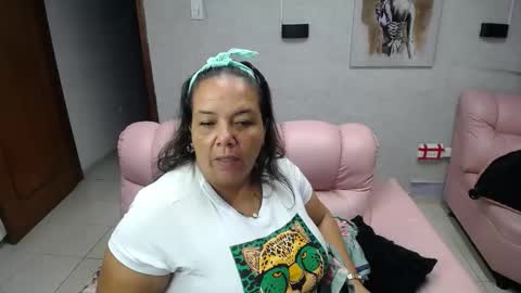 Snapshot of misspenelopenipples chatting on November 10, 12:04 pm Penelope online show from November 10, 12:04 pm