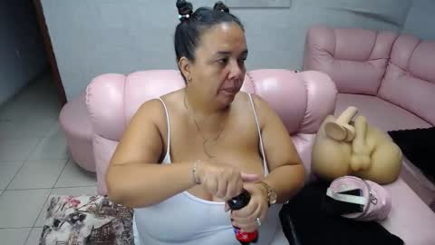 Snapshot of misspenelopenipples chatting on November 12, 11:54 am Penelope online show from November 12, 11:54 am