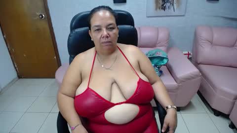 Snapshot of misspenelopenipples chatting on November 19, 11:54 am Penelope online show from November 19, 11:54 am