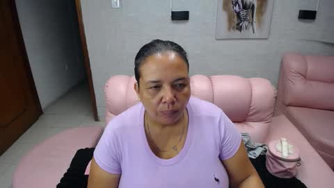 Snapshot of misspenelopenipples chatting on November 20, 12:05 pm Penelope online show from November 20, 12:05 pm