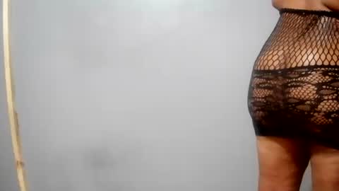 missperfectbody online show from November 7, 8:25 am