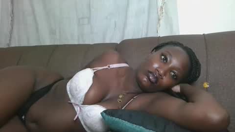 pretty gal online show from October 20, 9:37 pm