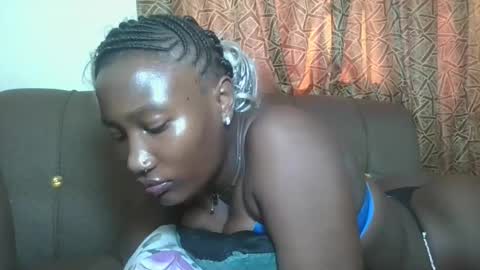 pretty gal online show from November 19, 1:00 pm