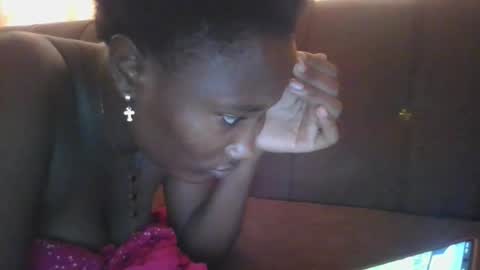 Snapshot of missprettygal chatting on March 31, 11:32 am pretty gal online show from March 31, 11:32 am