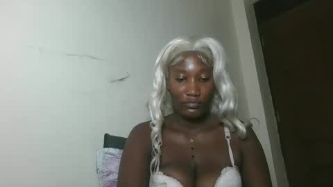Snapshot of missprettygal chatting on May 19, 1:56 am pretty gal online show from May 19, 1:56 am
