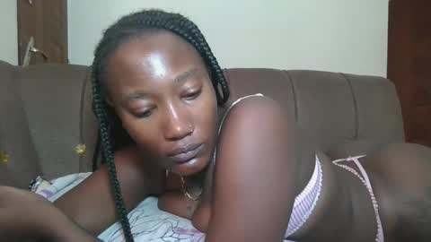 pretty gal online show from June 11, 7:06 am