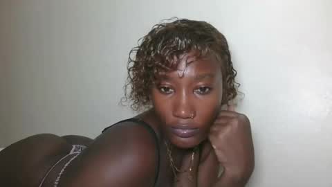 pretty gal online show from June 18, 5:17 pm