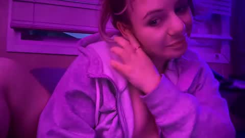 missroxyb online show from February 18, 2:16 pm